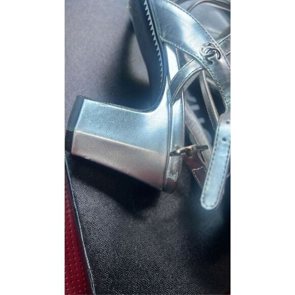 Chanel Strappy Silver CC Patent Leather Open Toe Sandals Size 38 - Picture 6 of 9